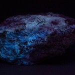 Hydrozincite fluorescing under longwave ultraviolet light