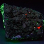 Johansennite fluorescence, shortwave ultraviolet light